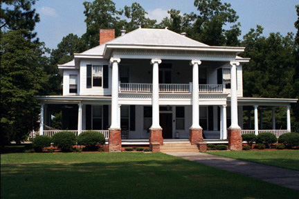Duncan Mikell Dew (1906-1996) - plantation home, Latta SC.<br>Source: Allen Dew, Creedmoor, North Ca