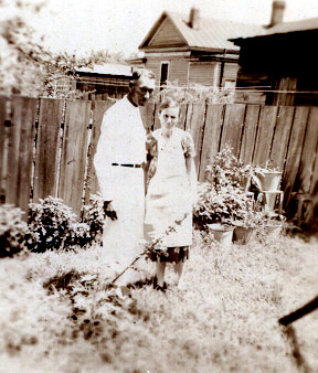 John Cleveland Dew (1890-1961) - Madeline Koonce Dew (1896-1971) - picture from about 1950.<br>Sourc