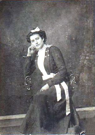 Elora Jane Claxton Koonce (b. aft. 1880) wife of James K. Polk Koonce (1888 - 1947). Elora is buried