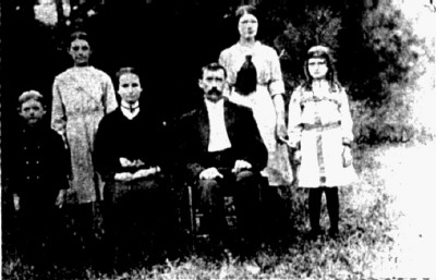 Robert John Koonce (18??-1961) - Everett Koonce - Bertie Koonce - Elizabeth Swanner Koonce (wife) - 