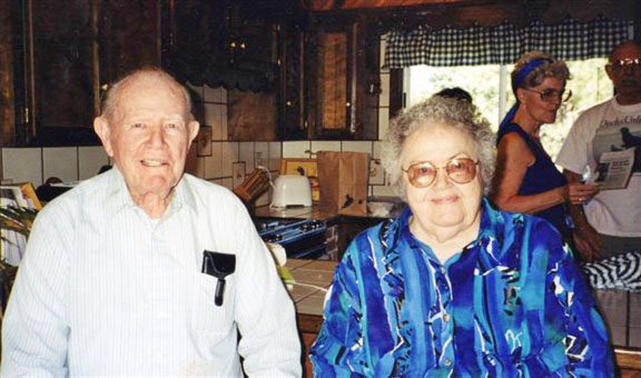 Evans Harlan Wann 'Red' (19 Feb 1909 - 4 Mar 2004) and Chyloe Beatrice Wann Hunter (22 Dec 1912). Ch